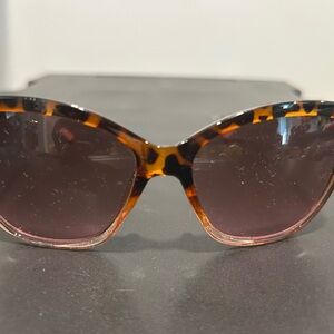 UNIONBAY Brown Tortoiseshell Sunglasses Vintage-Inspired